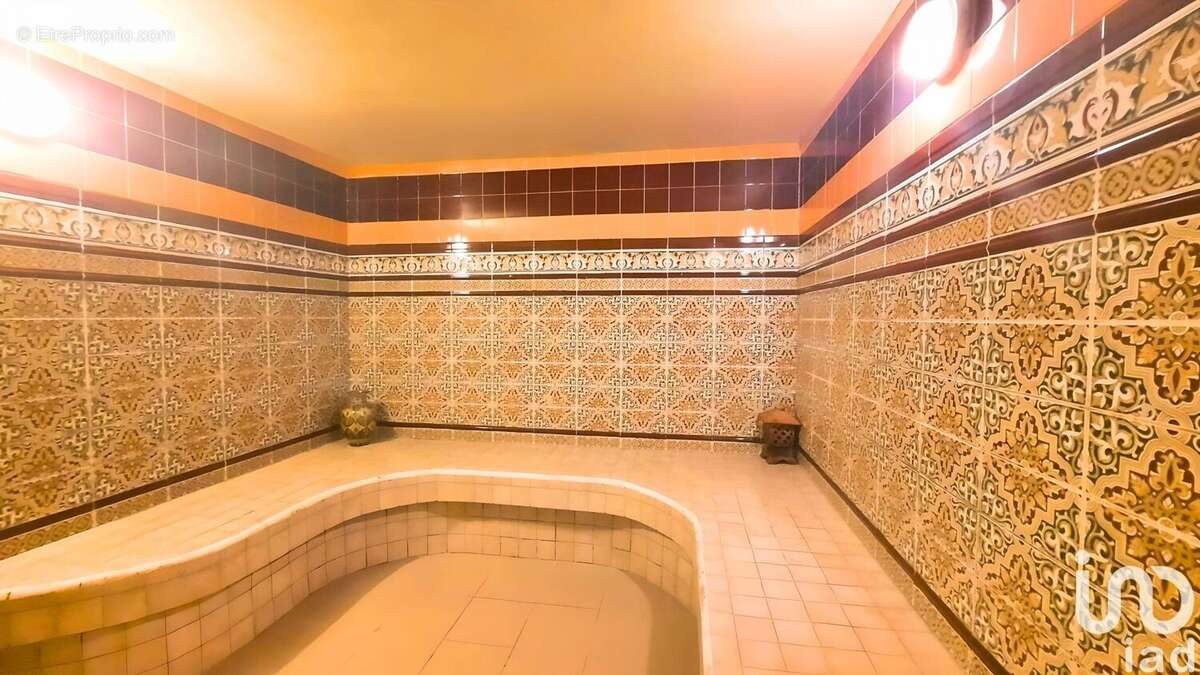 Photo 4 - Commerce à GIF-SUR-YVETTE