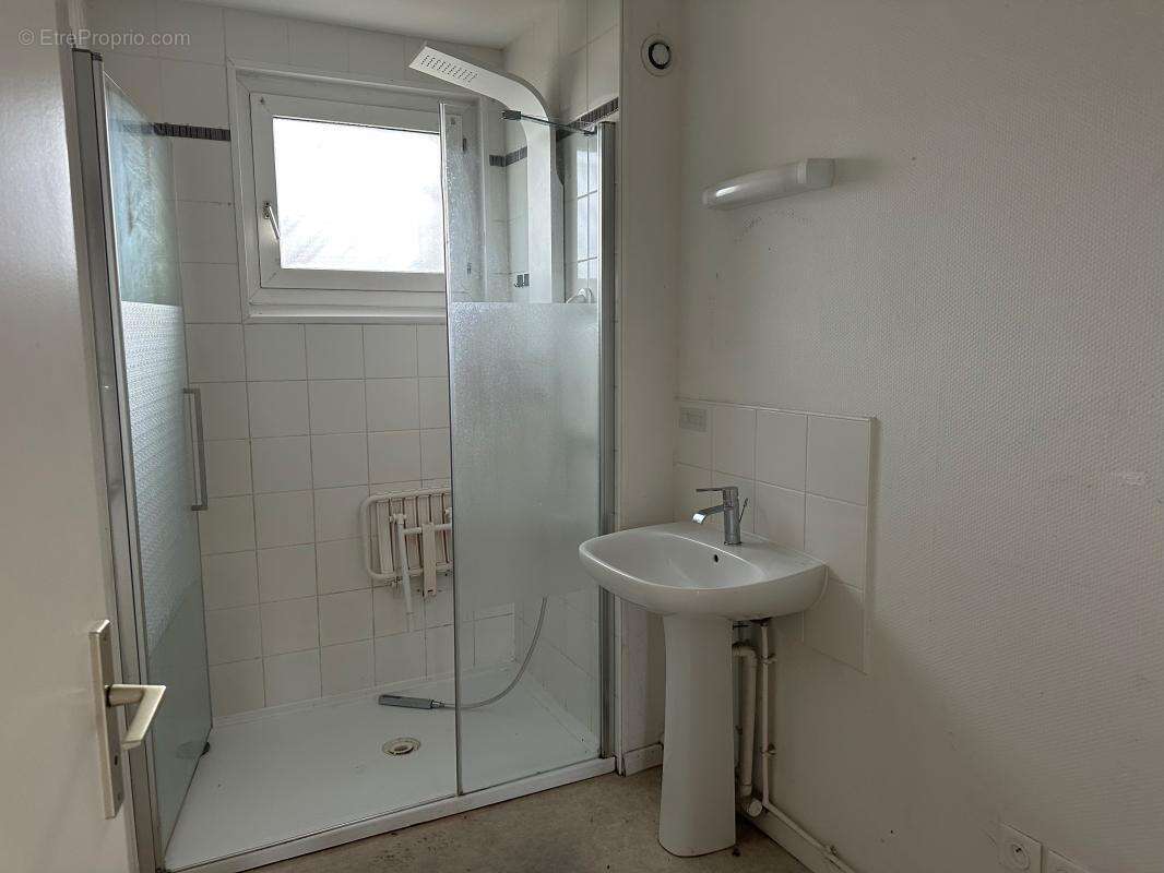 Appartement à COURRIERES