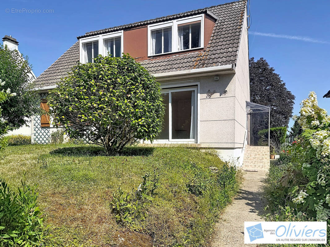 Maison à MAGNY-LES-HAMEAUX