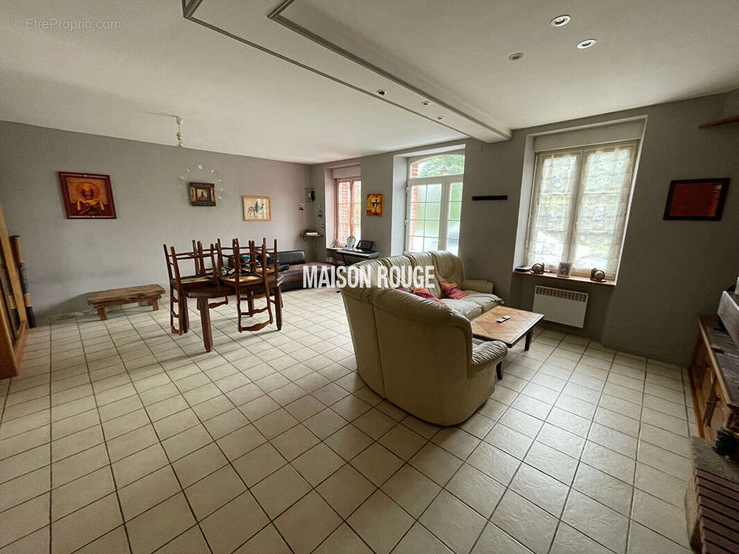 Maison à BAZOUGES-LA-PEROUSE