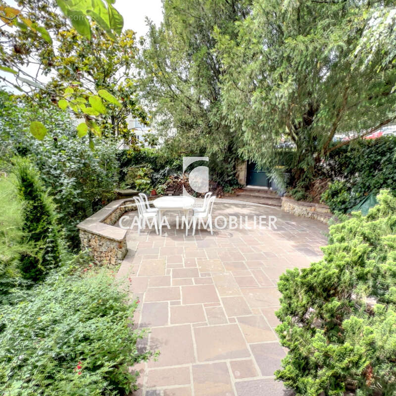 Maison à JOUY-EN-JOSAS