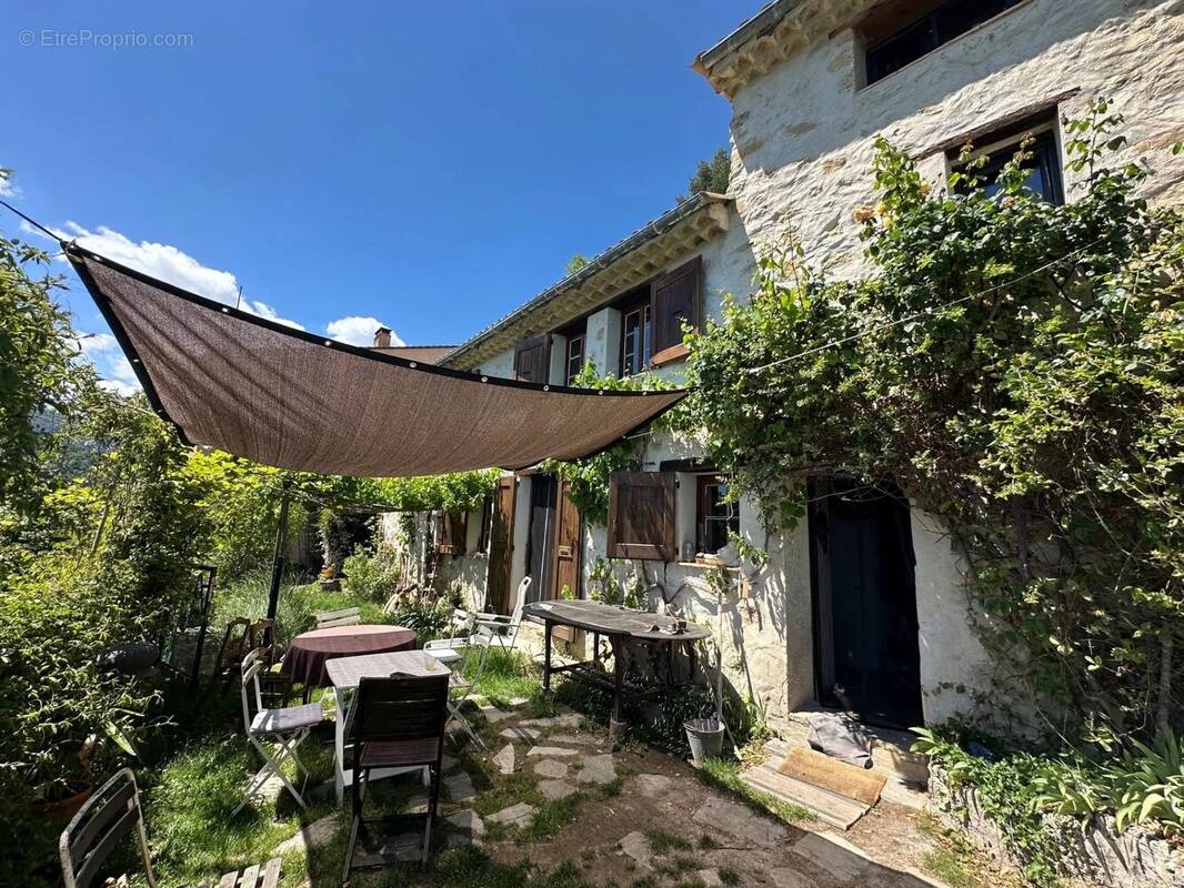 Maison à AMIRAT