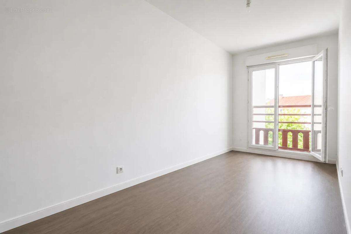 Drancy – 3 pièces 63,99 m², lumineux en rés. récente - photo 7