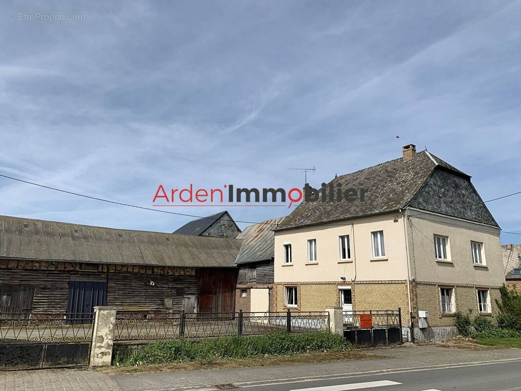 Maison à FRAILLICOURT