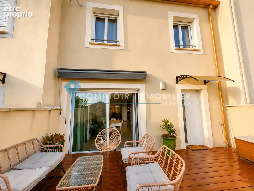 En exclusivité Villa de 2013, 95 m2 sur 164 m2 de terrain , piscine, 3 chambres vue dégagée proche collège - photo 5