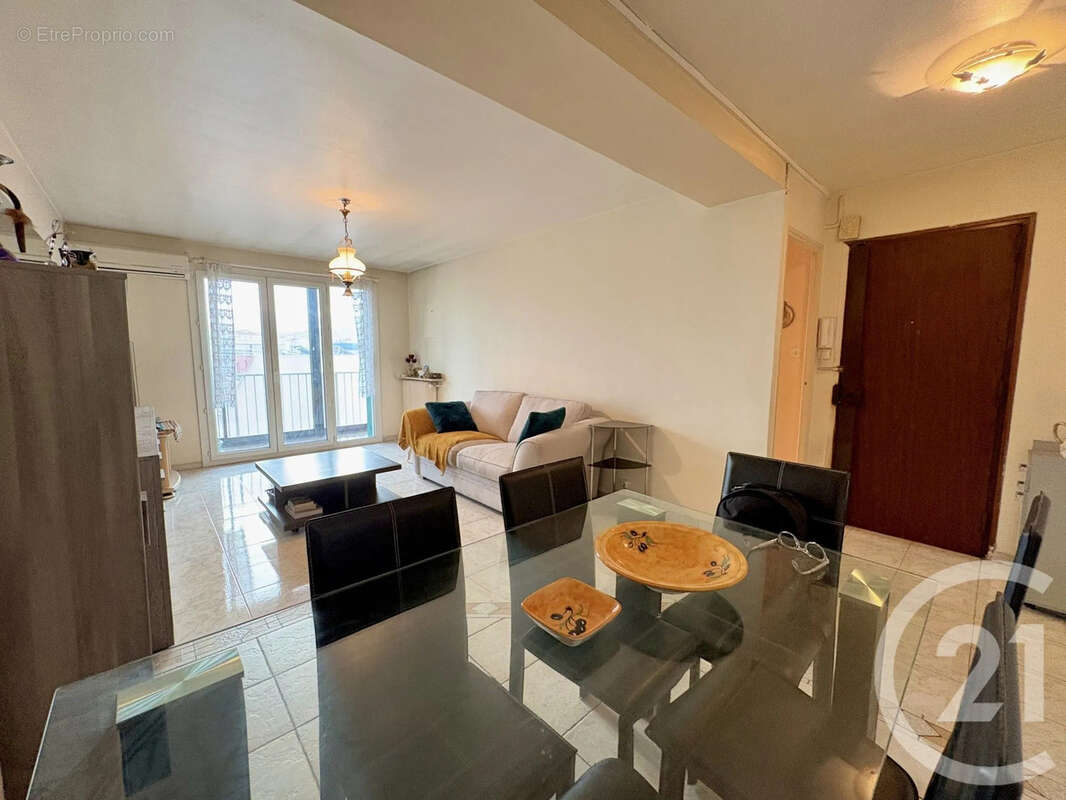Appartement à MARSEILLE-4E