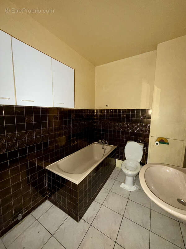 Appartement à MARSEILLE-1E