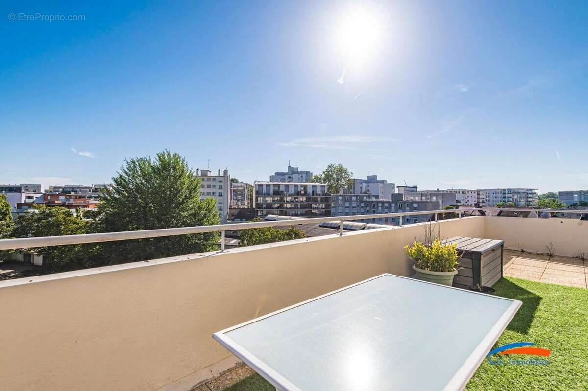   - Appartement à REIMS