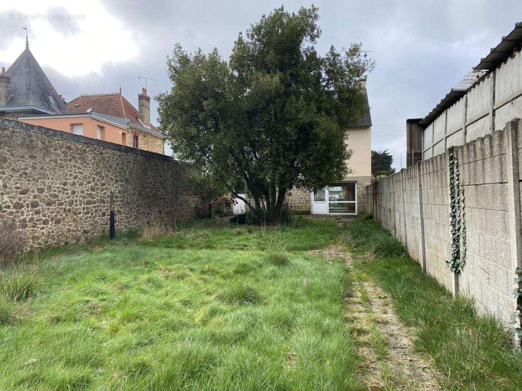 Maison à FOUGERES