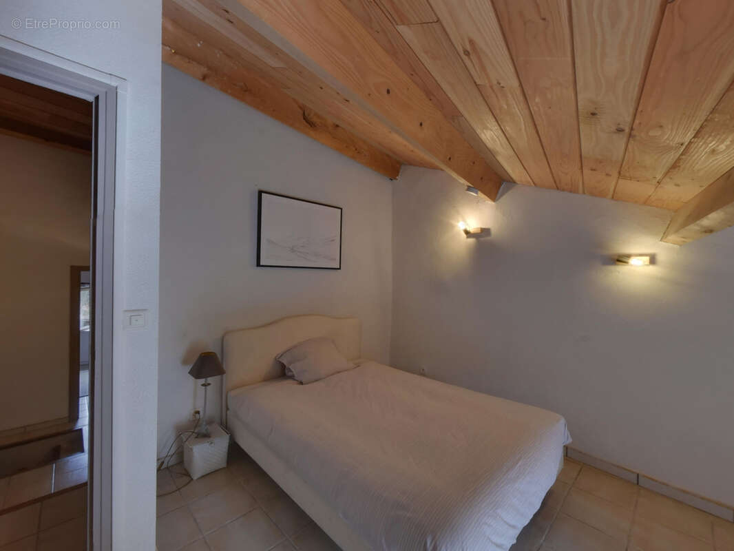 Maison à SAINT-FORTUNAT-SUR-EYRIEUX