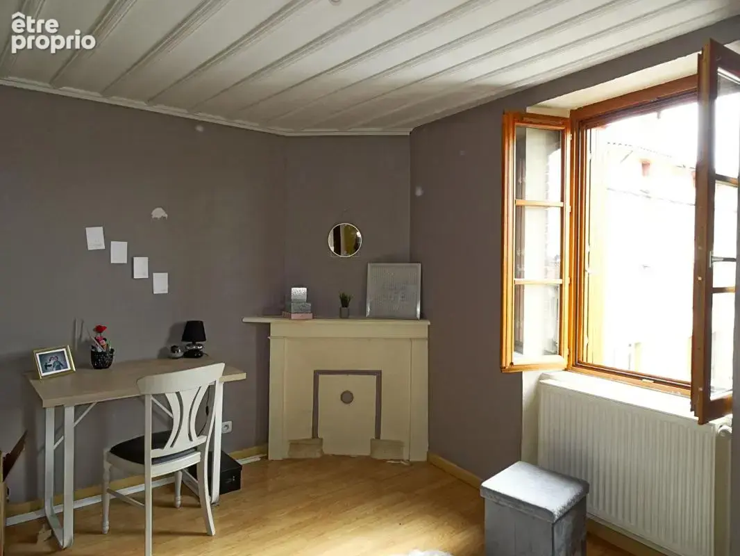 ESTIVAREILLES 42380 Belle Maison en pierre  4 chambres, dépôt  de 128 m² et 400m² de terrain plat - photo 9