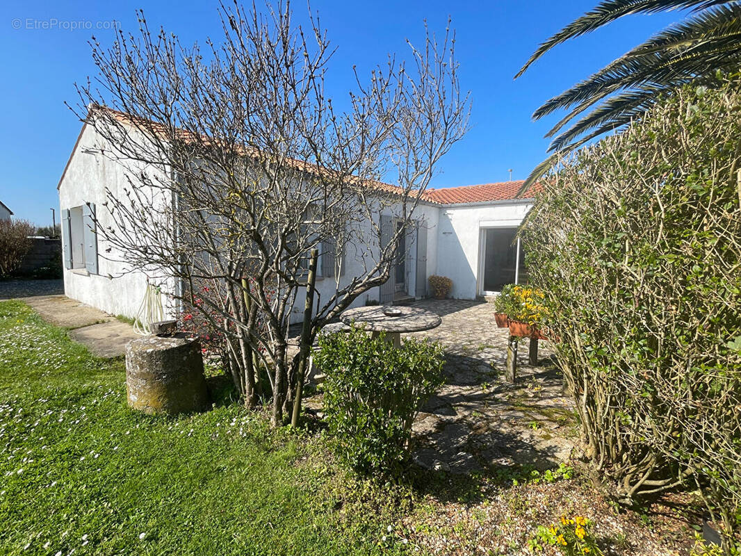 Maison à LA BREE-LES-BAINS