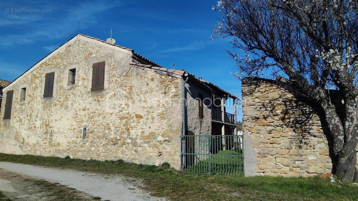 Maison à SAINT-ETIENNE-LES-ORGUES
