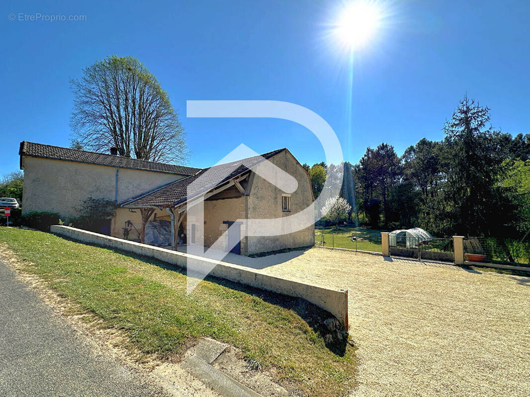 Maison à QUEYSSAC