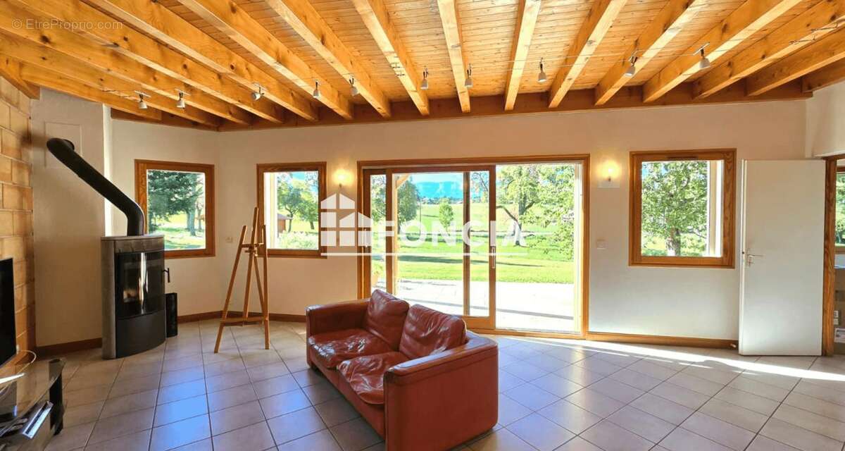 Maison à LA ROCHE-SUR-FORON