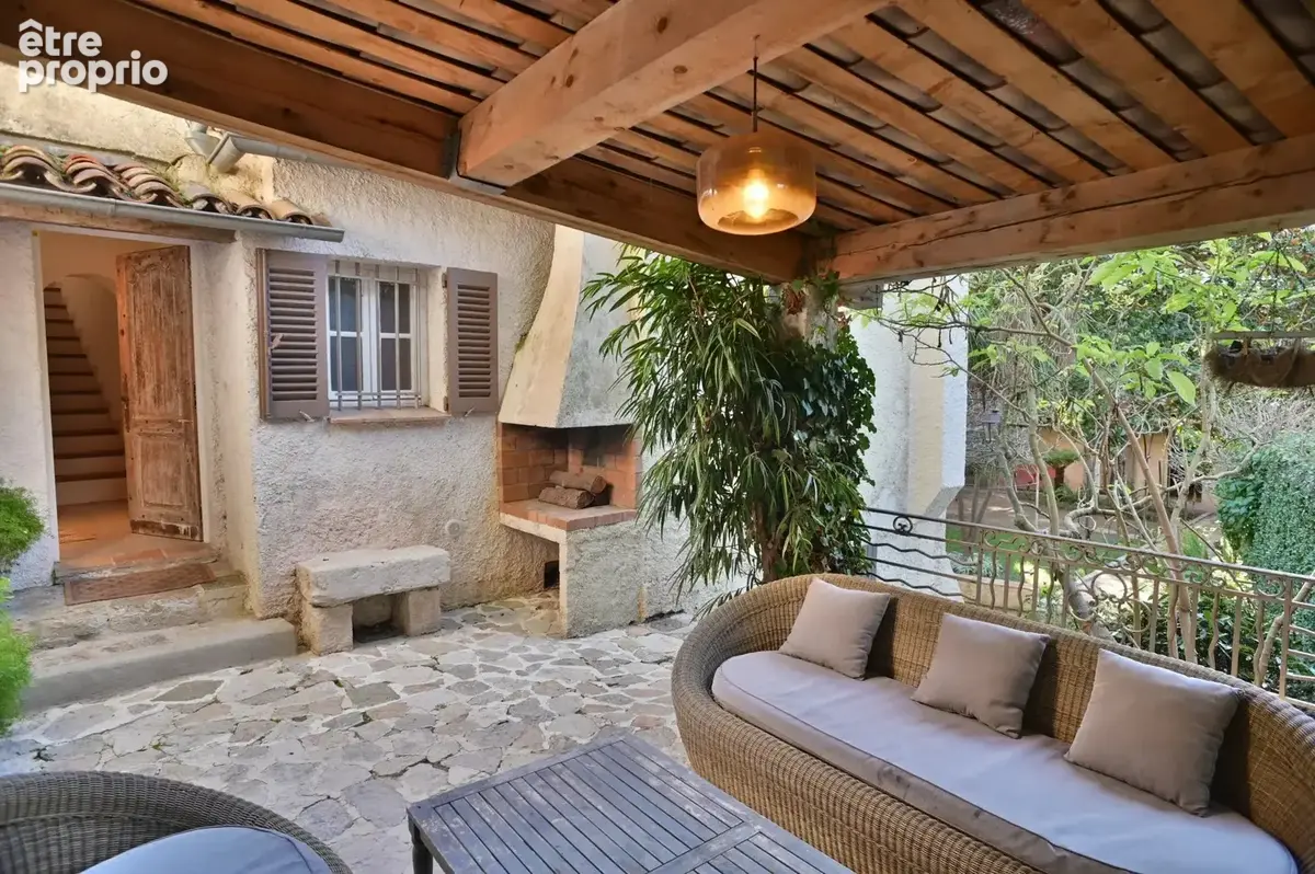 CANNES - Propriété située dans le quartier Californie - Piscine - photo 9