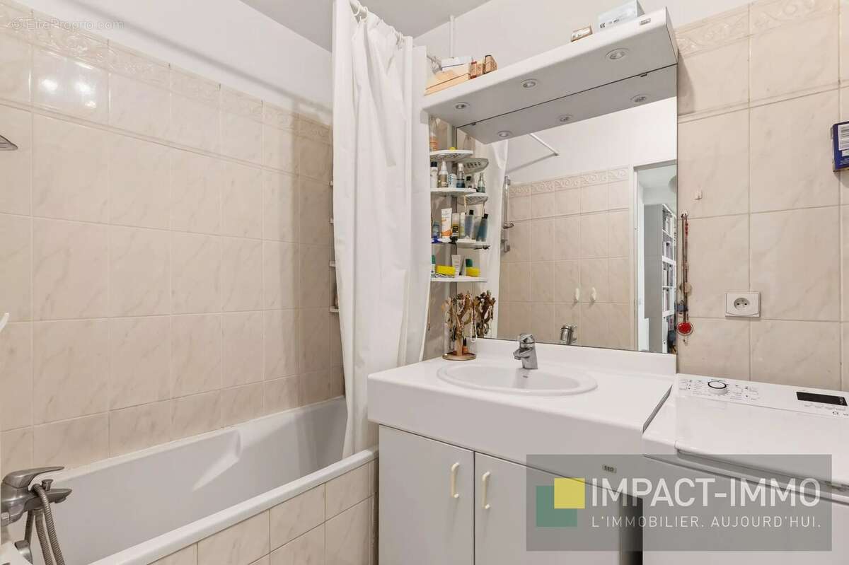 Appartement à LEVALLOIS-PERRET