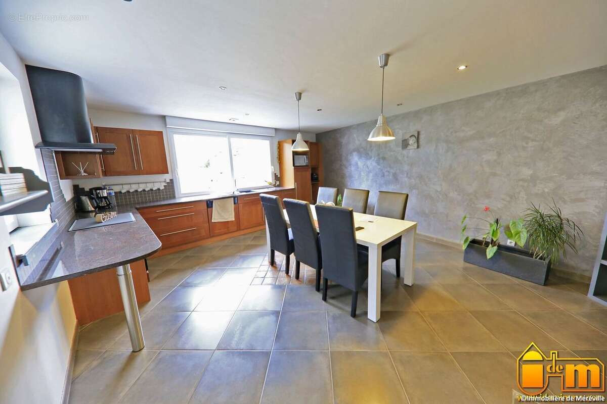 Maison à ANGERVILLE