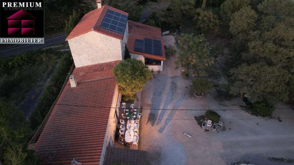 Maison à SAINT-ESTEVE