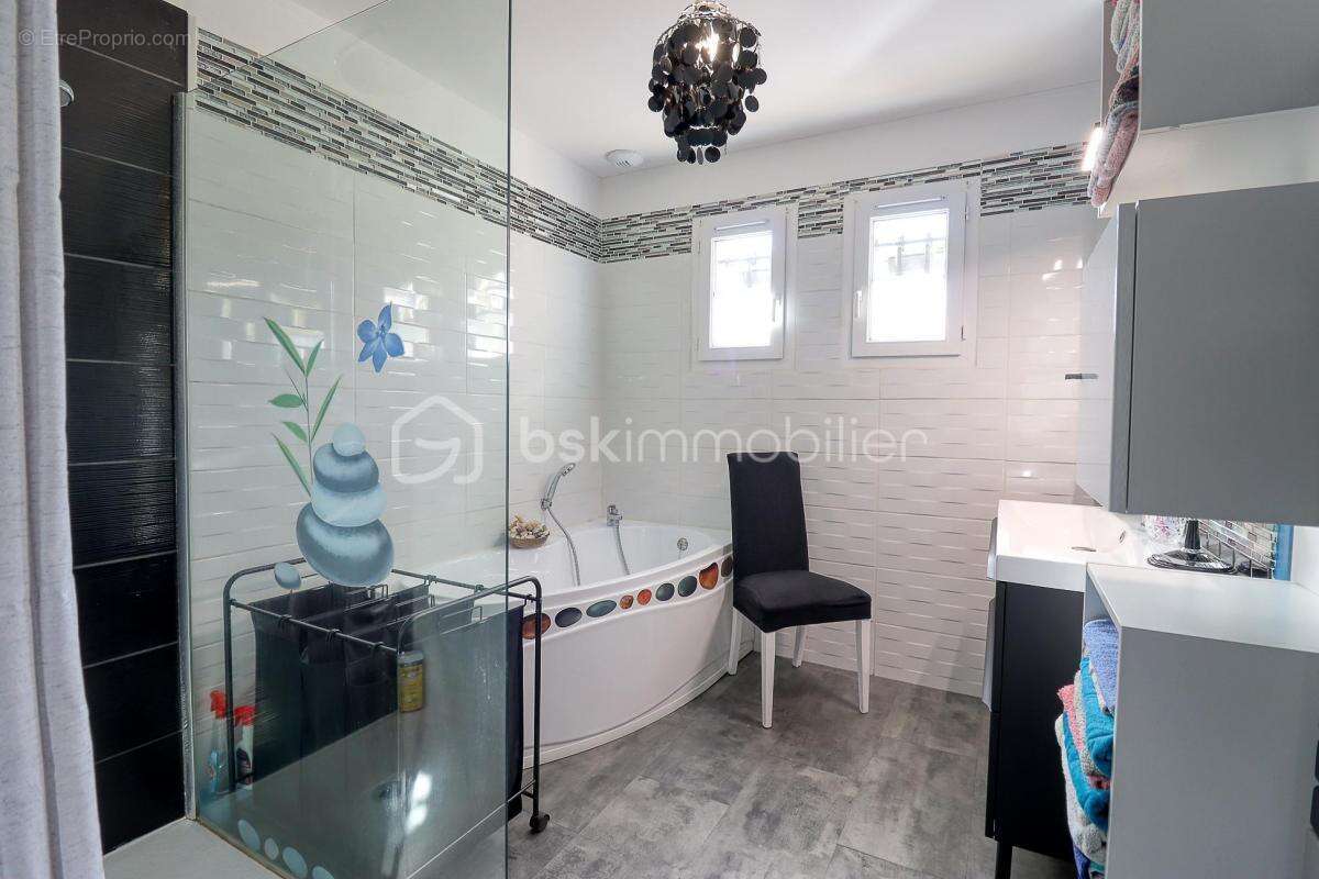 Maison à LACHAPELLE-AUX-POTS