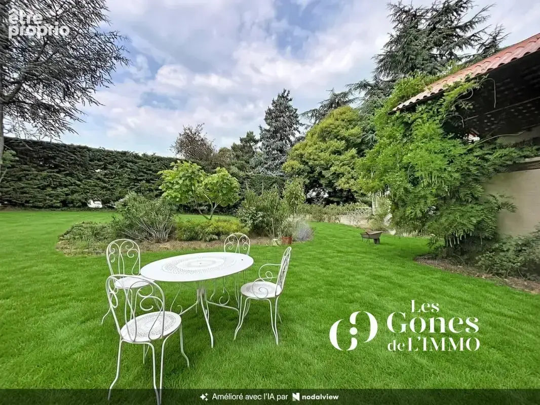 Une maison ancienne pleine de charme et de potentiel - photo 11