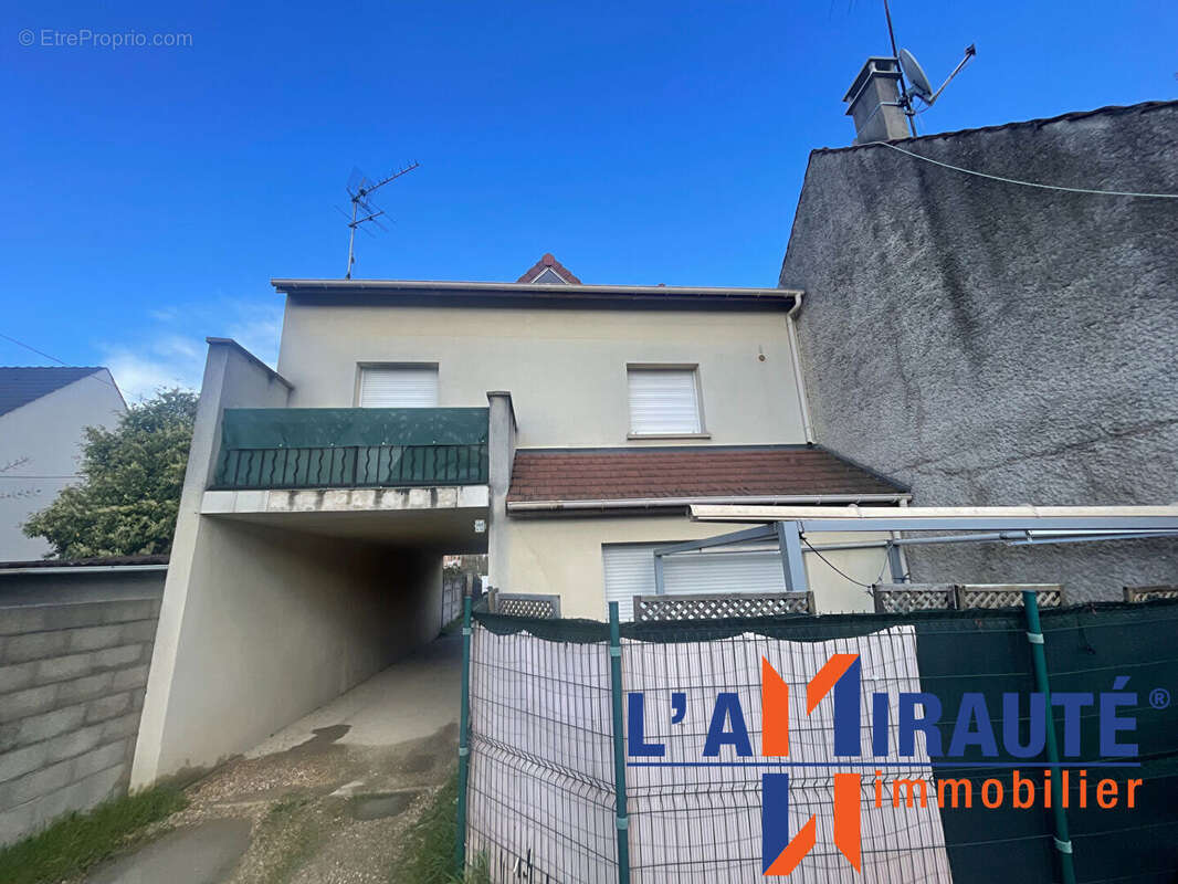 Appartement à SARTROUVILLE