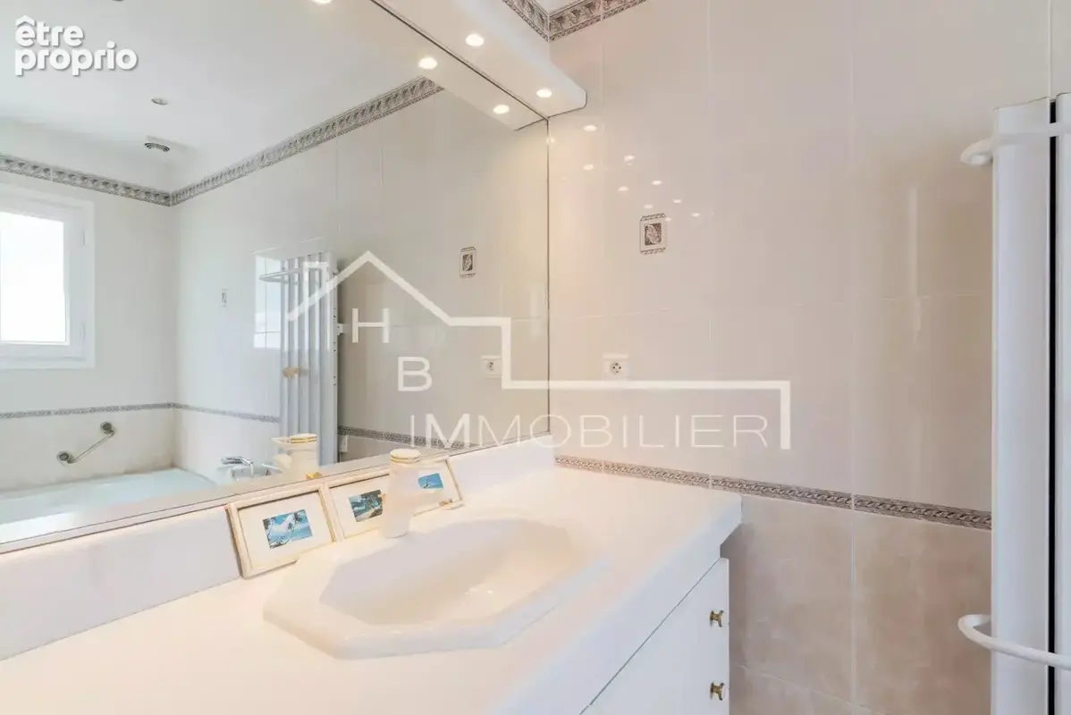 Maison 233 m² à La Colle-Sur-Loup  - photo 22