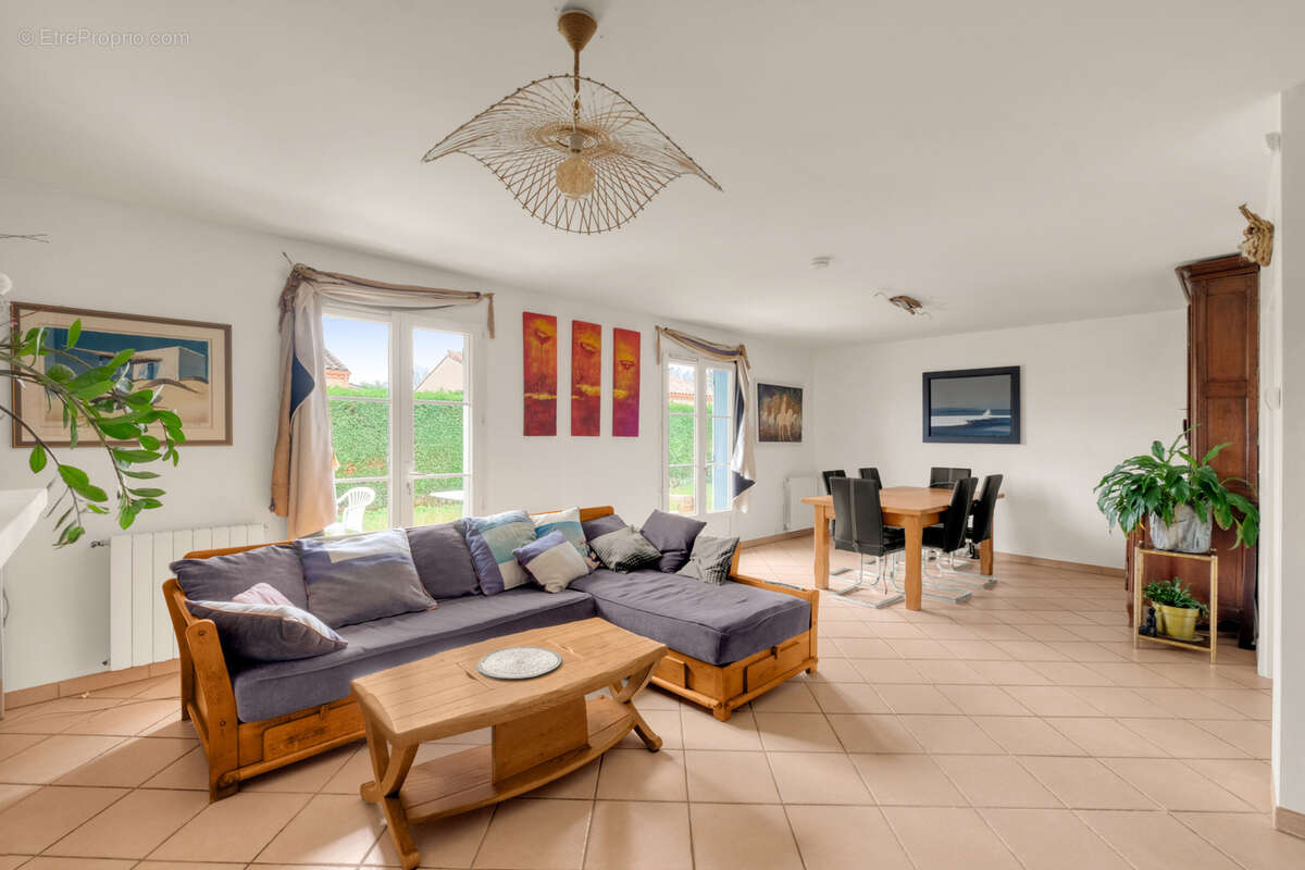 Maison à SAINT-SULPICE