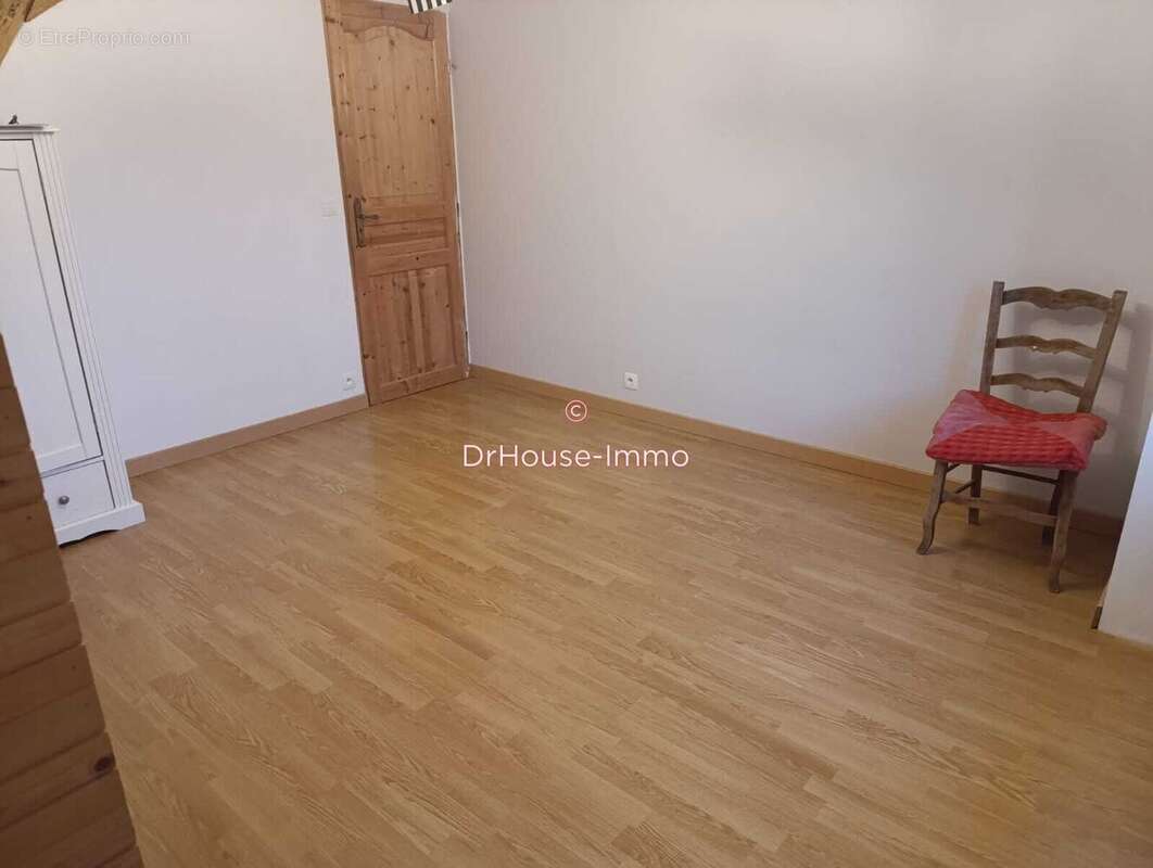 Maison à LA CHAPELLE-SUR-AVEYRON