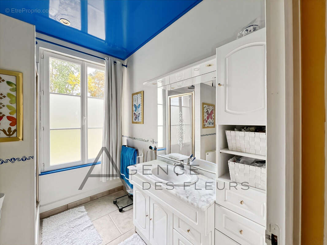 Appartement à PARIS-1E