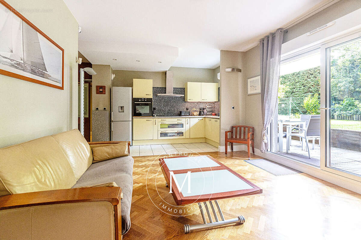 Appartement à MONTROUGE