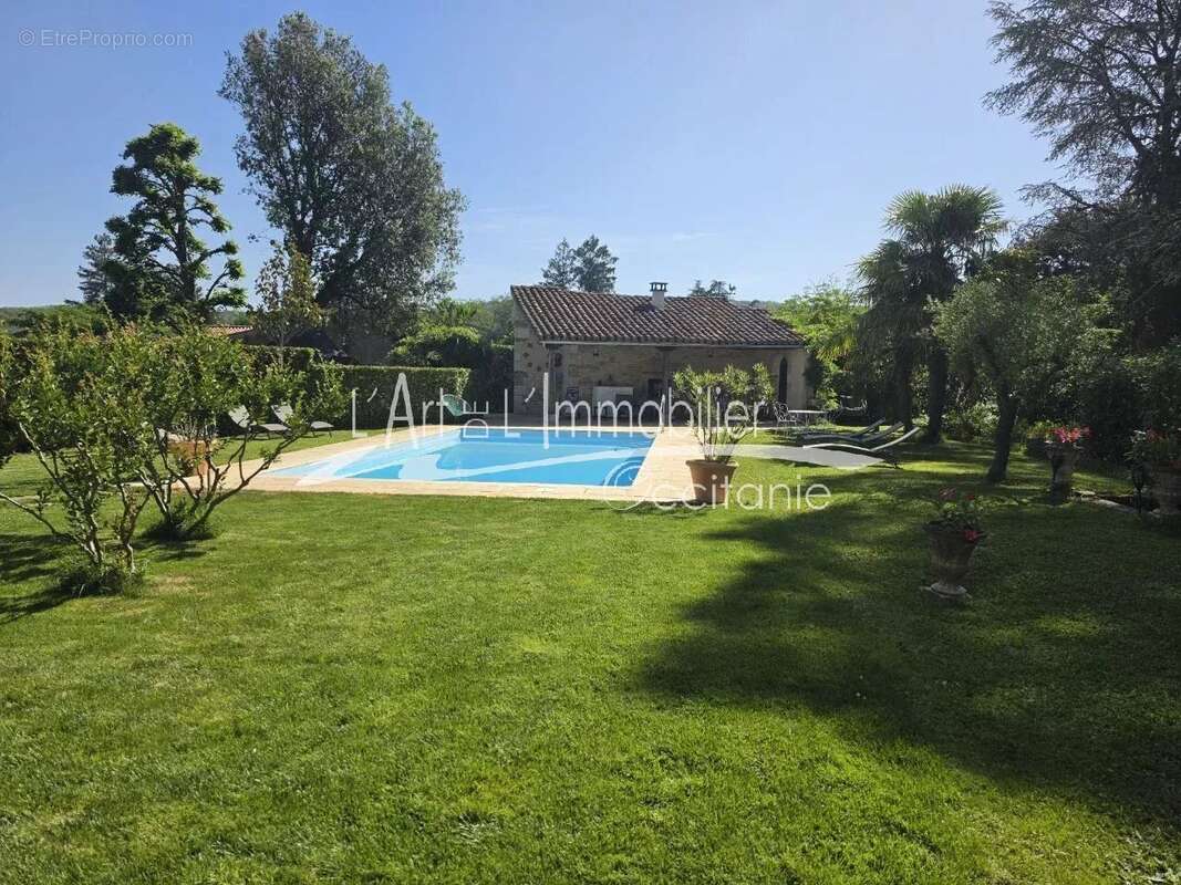 Maison à MERCUES