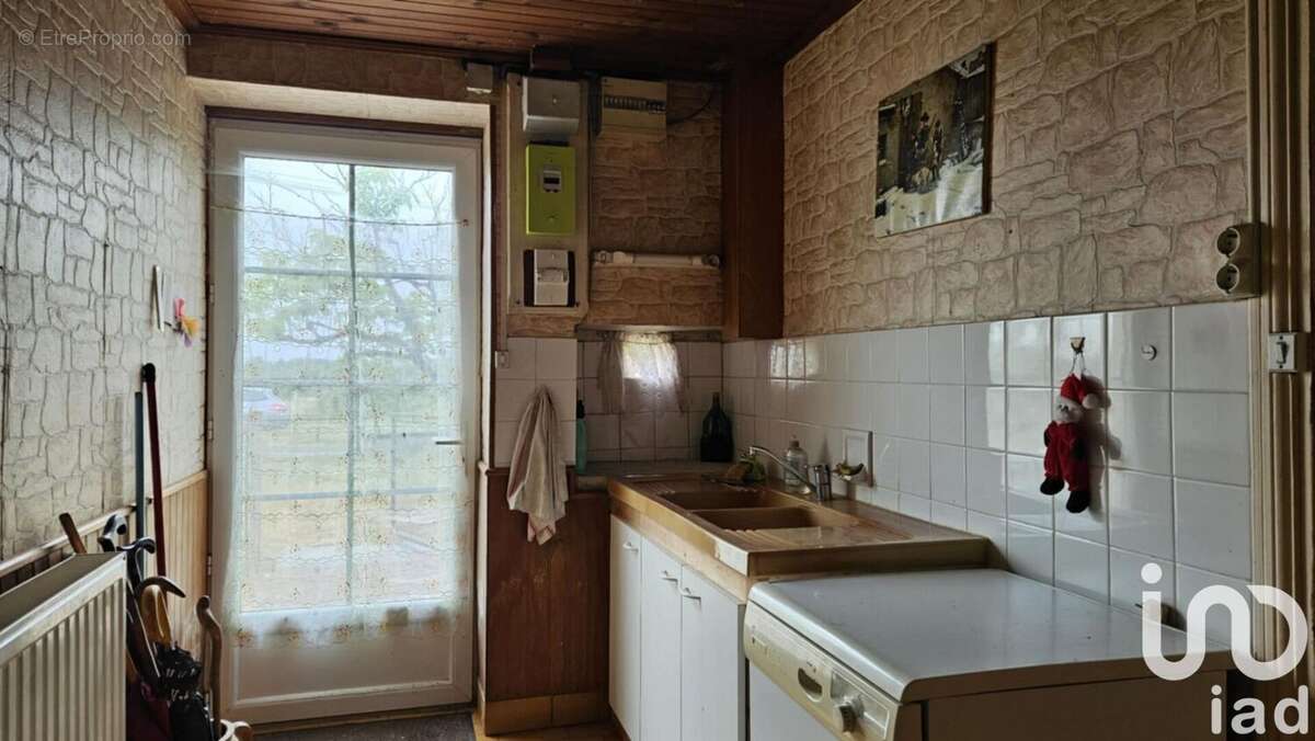 Photo 4 - Maison à LES ADJOTS