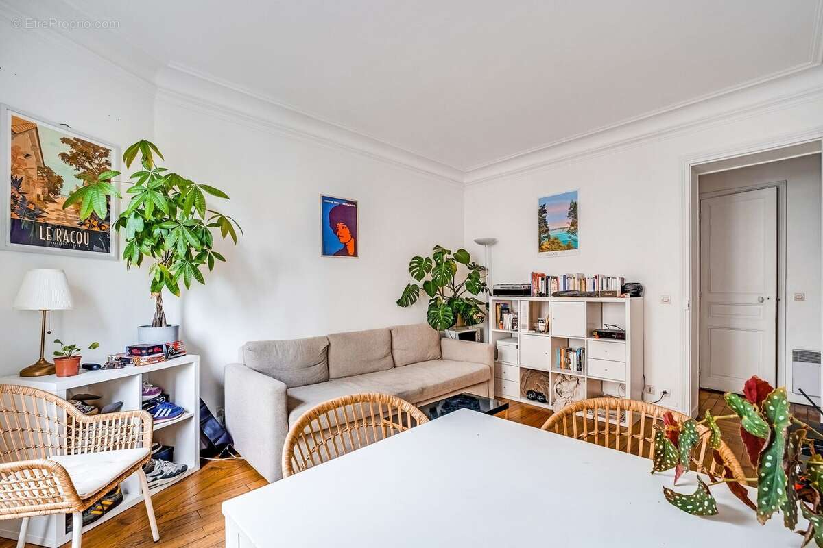 Appartement à PARIS-14E