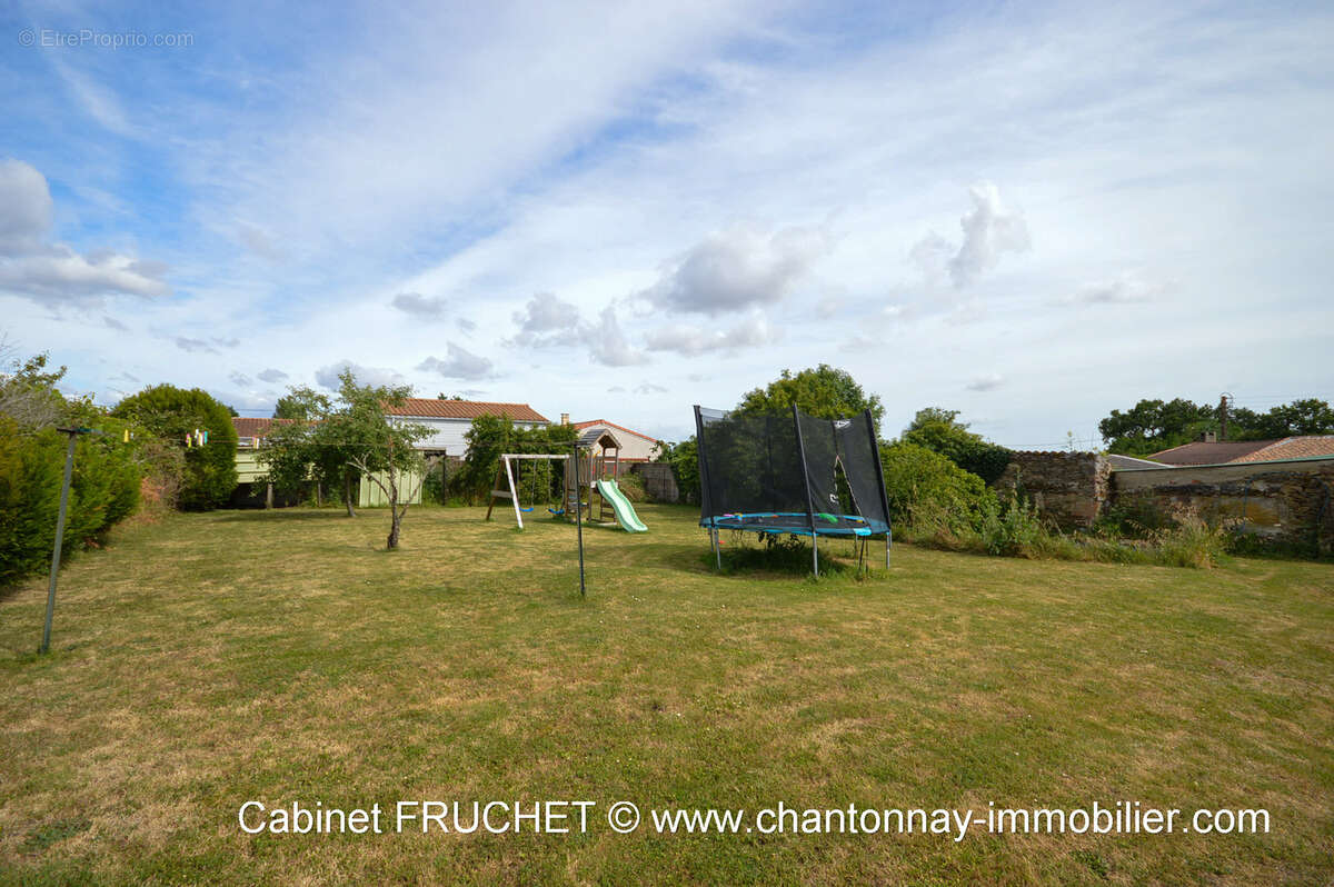 BOURNEZEAU - Agréable maison de village - photo 12