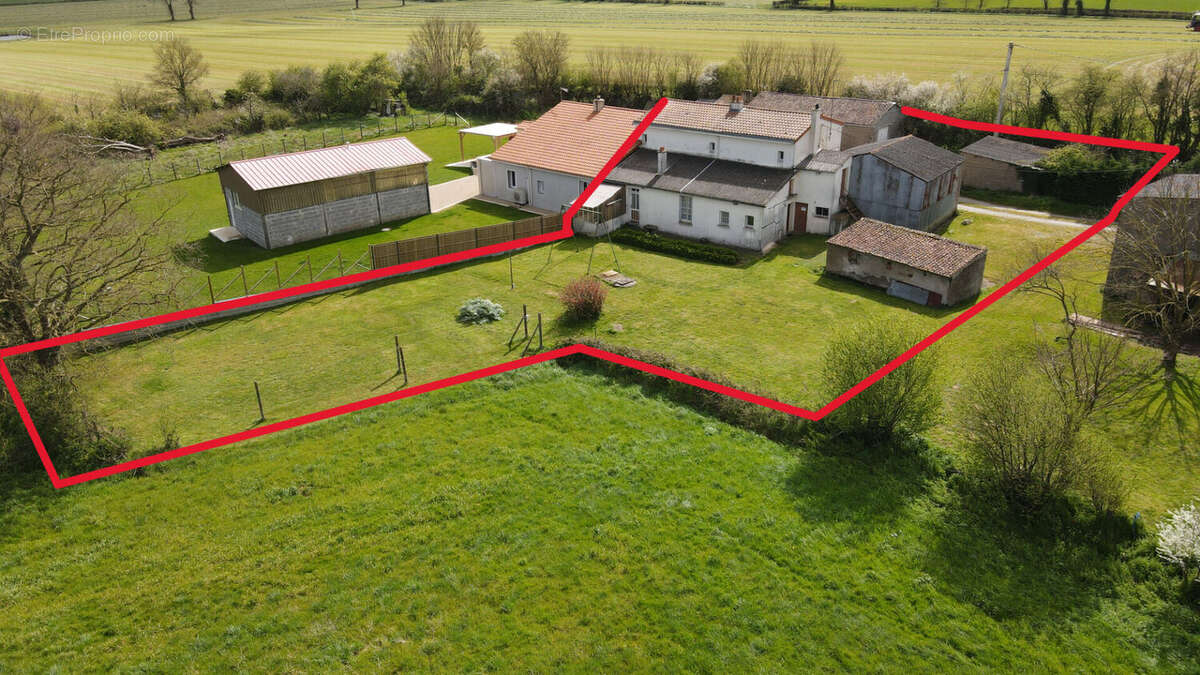 Maison à JALLAIS