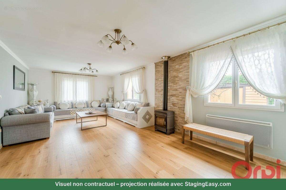 Maison à SENOZAN
