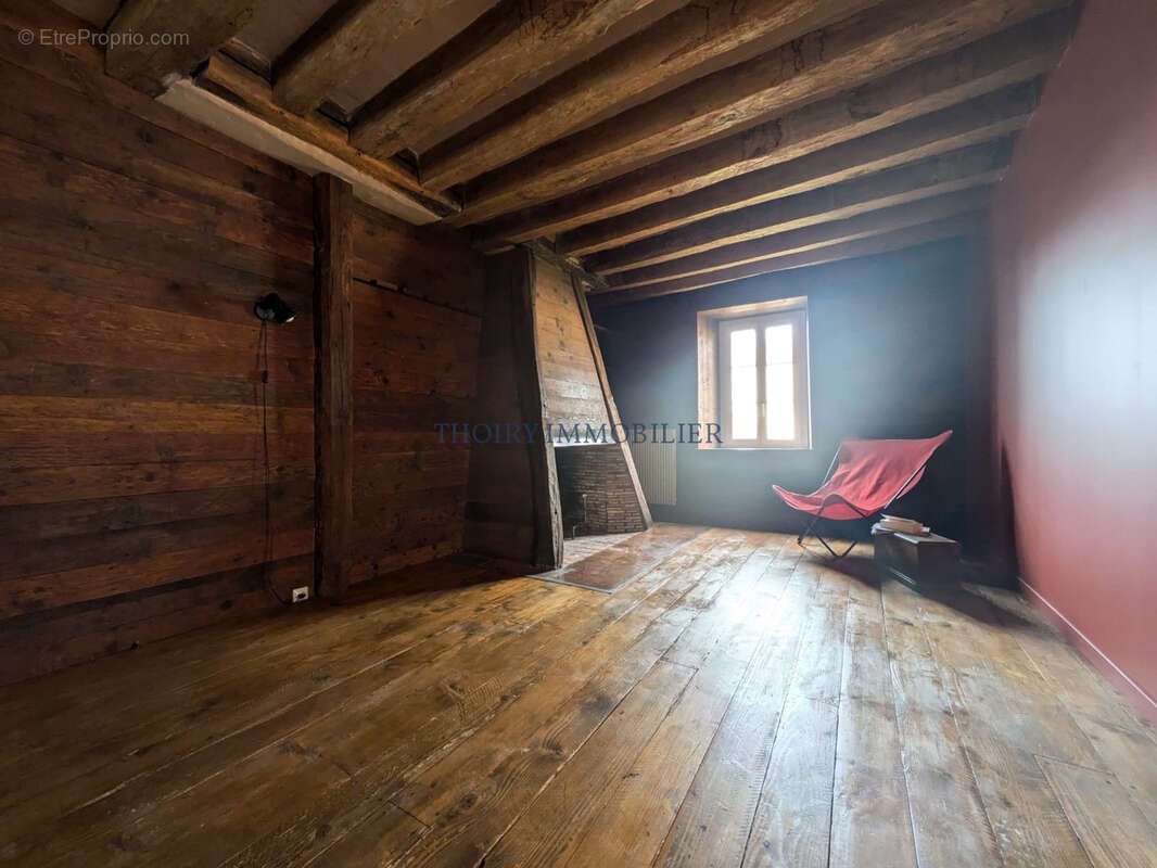 Maison à THOIRY