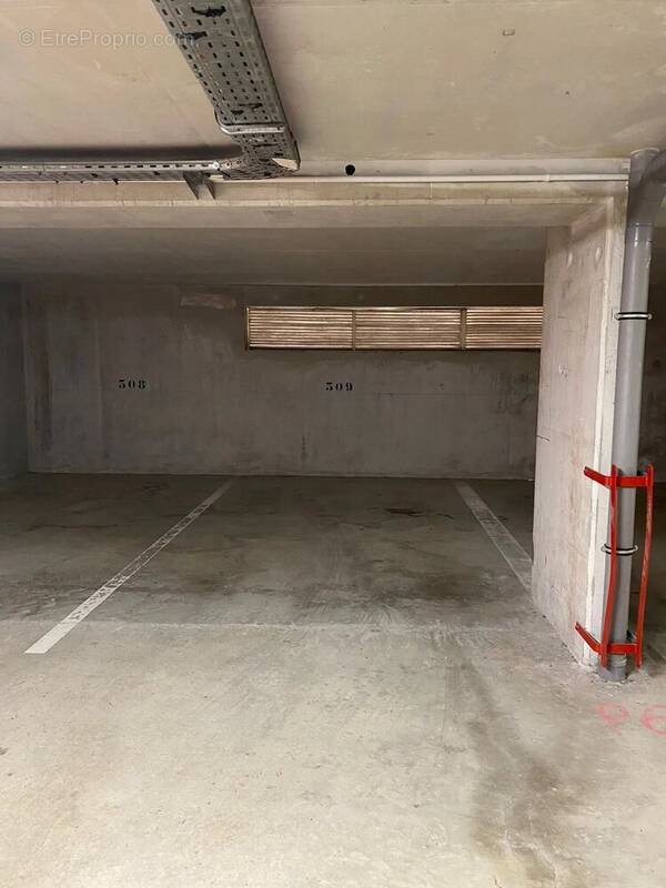 Parking à BEAUSOLEIL