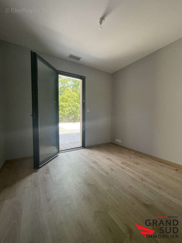 Maison 163 m² à Saint-Aubin-De-Medoc  - photo 6