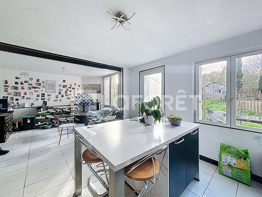 Maison à SAINT-LOUP-LAMAIRE