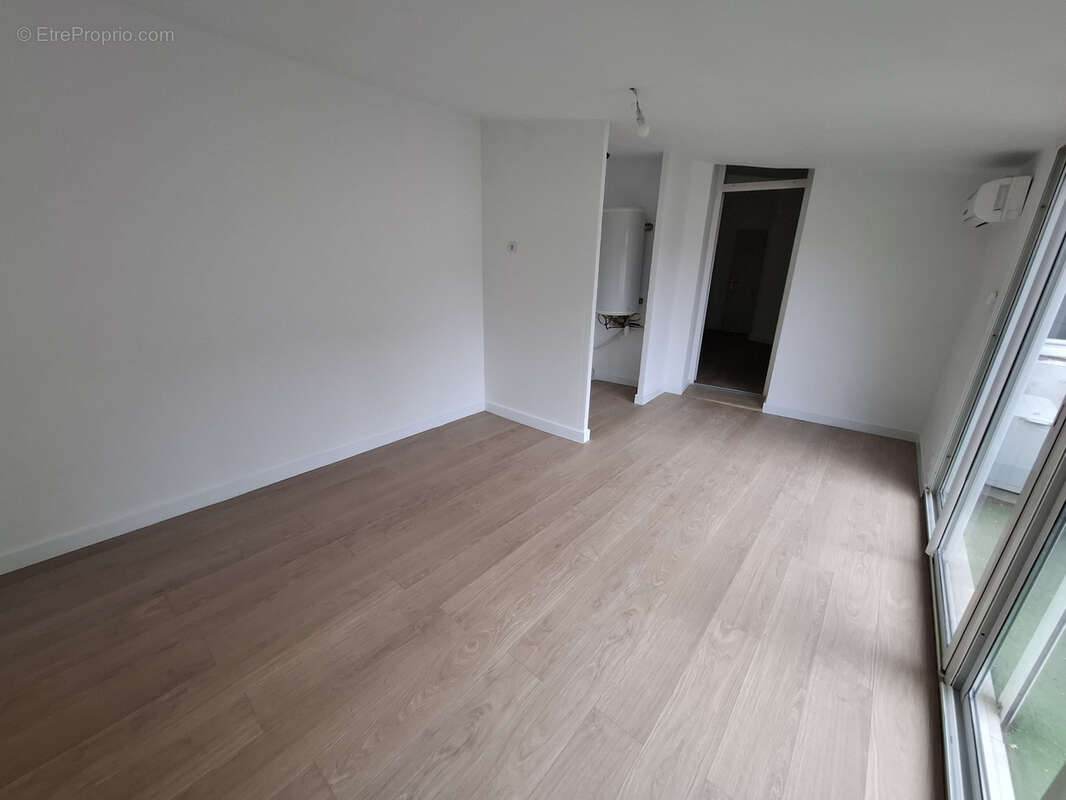 Appartement à ROQUEVAIRE