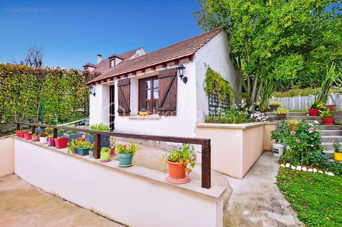 Maison à CRECY-LA-CHAPELLE