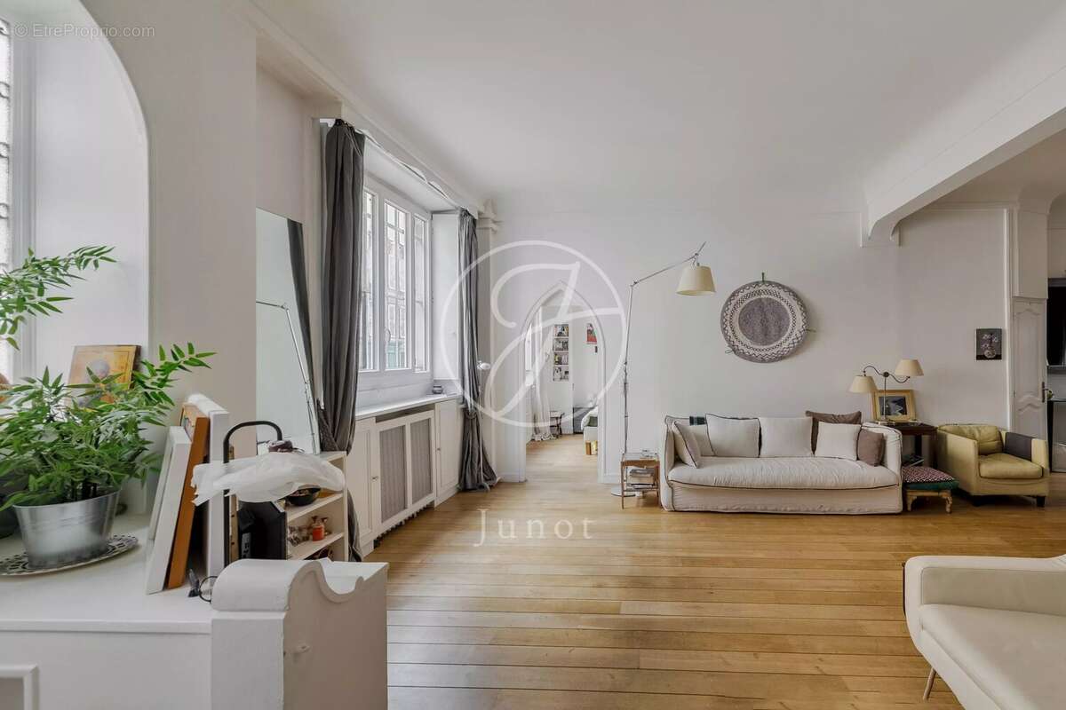 Appartement à PARIS-9E