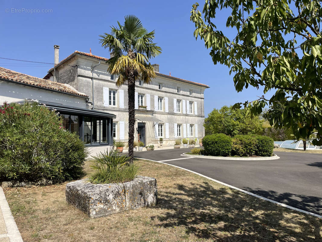 Maison à HIERSAC