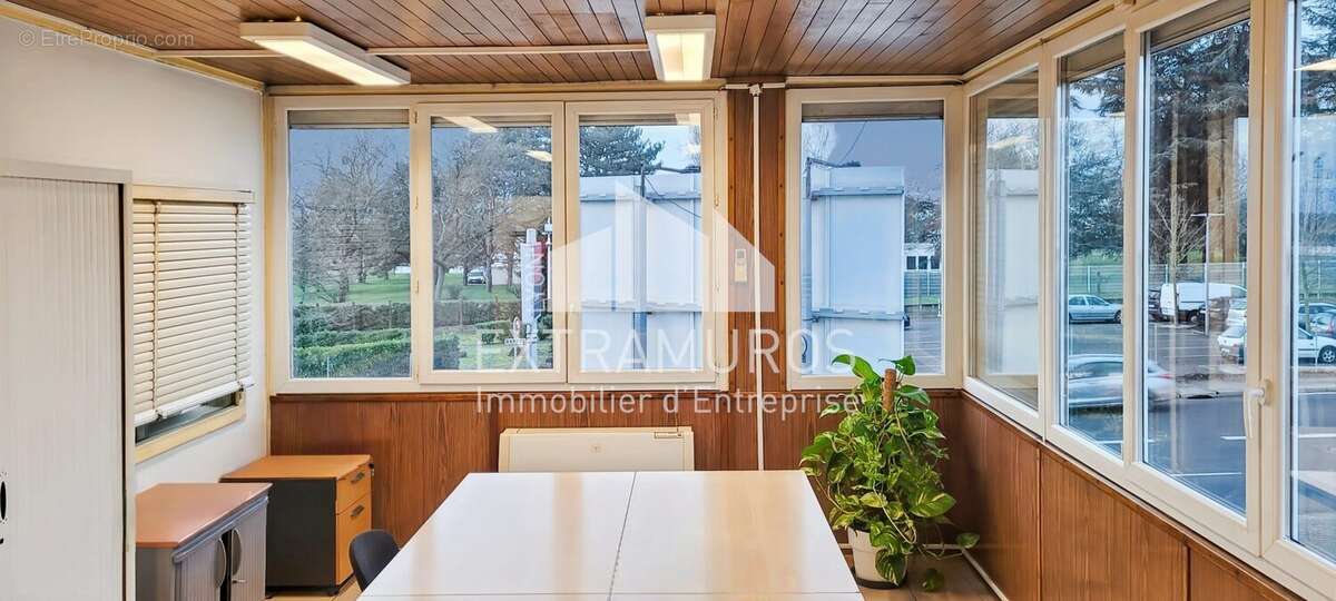 Commerce à VILLEFRANCHE-SUR-SAONE