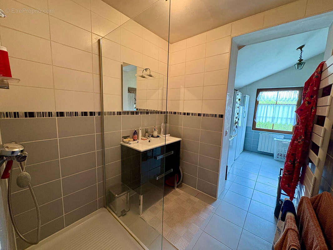 Maison en pierre rénovée Charme, Confort et piscine - photo 7