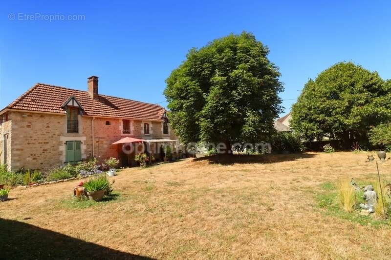 Maison à COULONGES