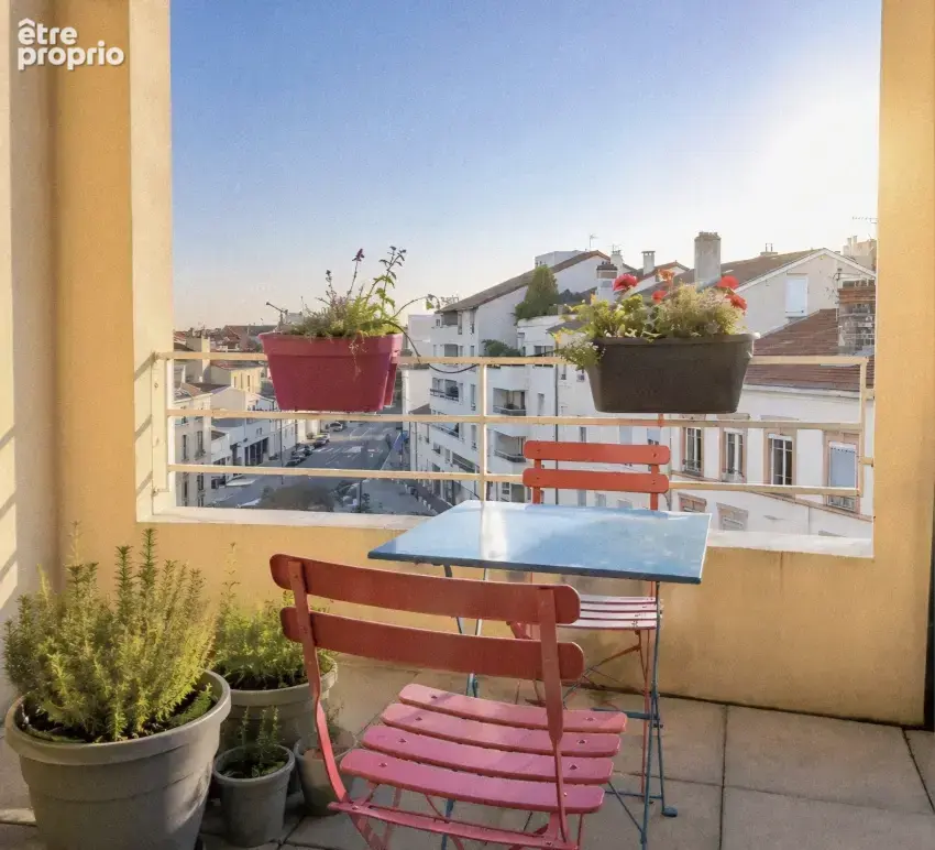 Bel appartement t 4 avec terrasse dernier etage - photo 8