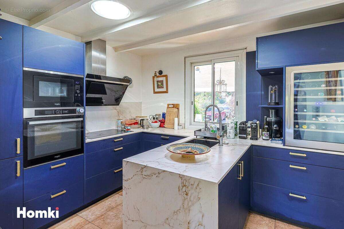 Maison à MONTAIGUT-SUR-SAVE